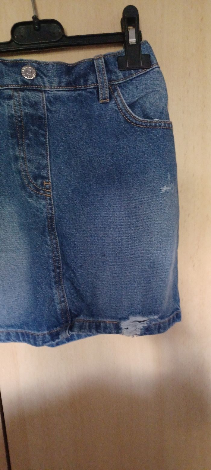 Très jolie jupe jeans fille T 9 ans - photo numéro 3