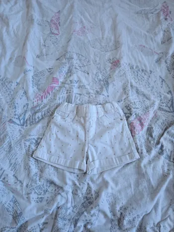 Short fille taille 5 inextenso