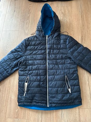 Manteau polaire avec capuche réversible