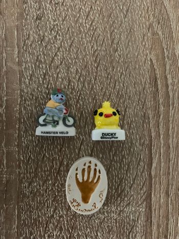 3 fèves : 1 hamster à vélo, empreinte d’écureuil, Ducky 