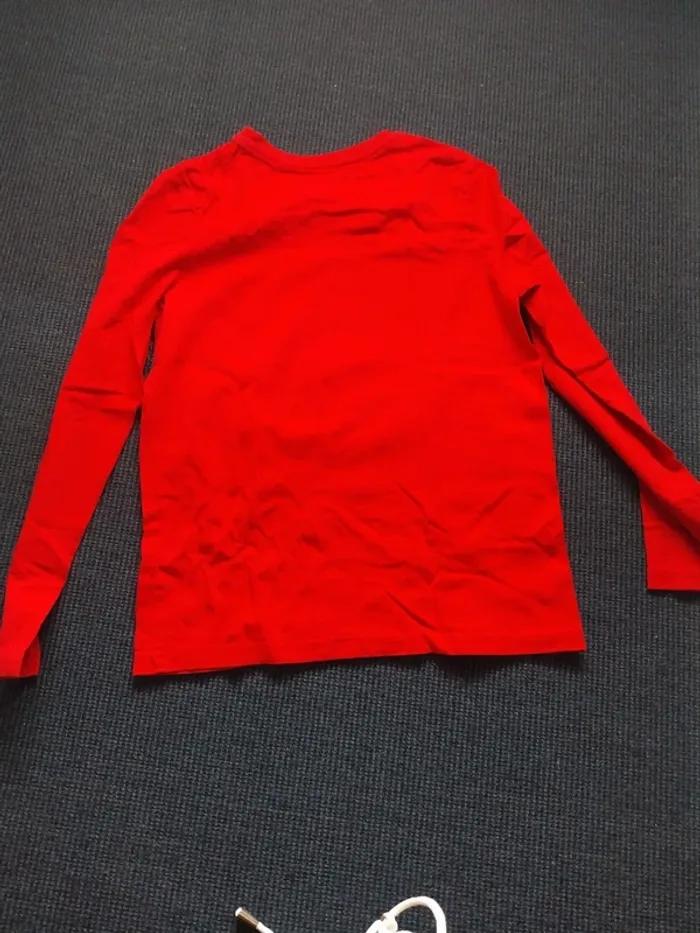 Tee shirt rouge avec dessin en perle T10A - photo numéro 6