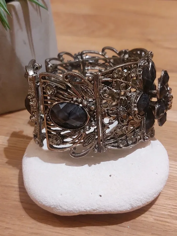 Bracelet fantaisie fleur 🌸 noire - photo numéro 2