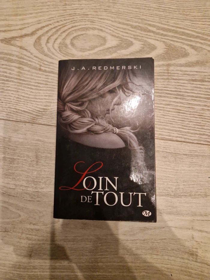 Loin de tout de J.A. Redmerski