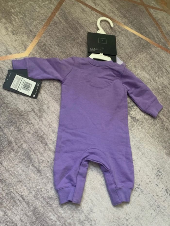Grenouillère et chaussettes Nike neuf étiqueté - photo numéro 5