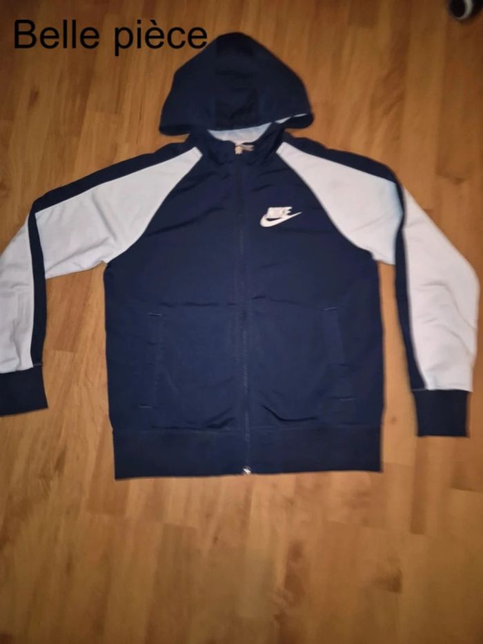 Veste survêtement nike enfants 12 /13 ans