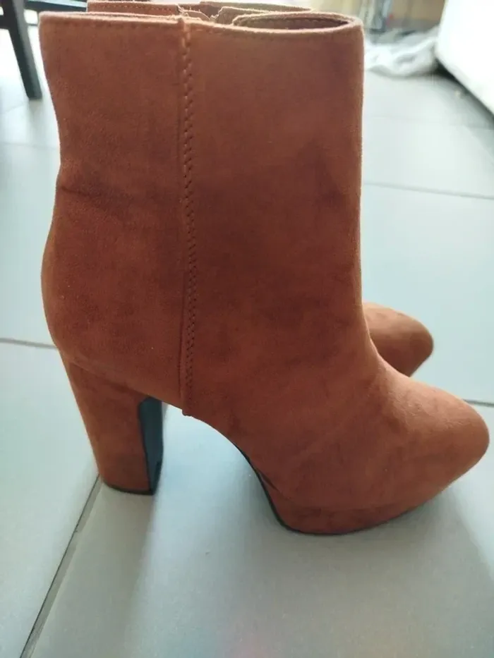 Bottines à talon P38