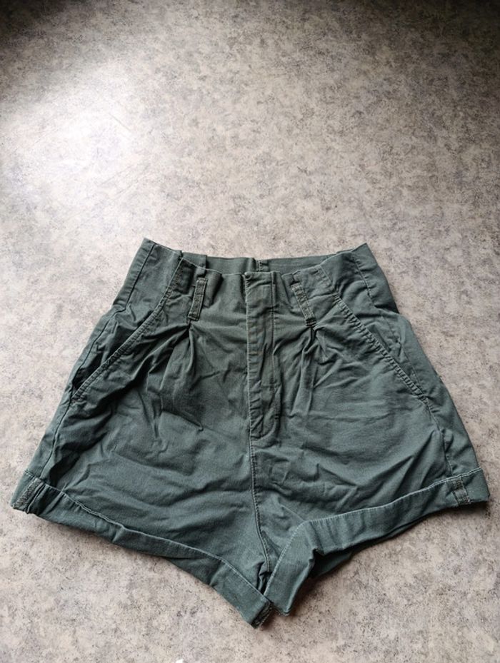 Short kaki H&M - photo numéro 2