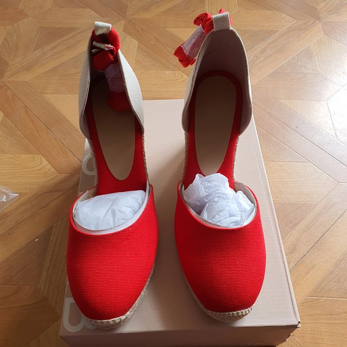 Sandales compensées rouge taille 40