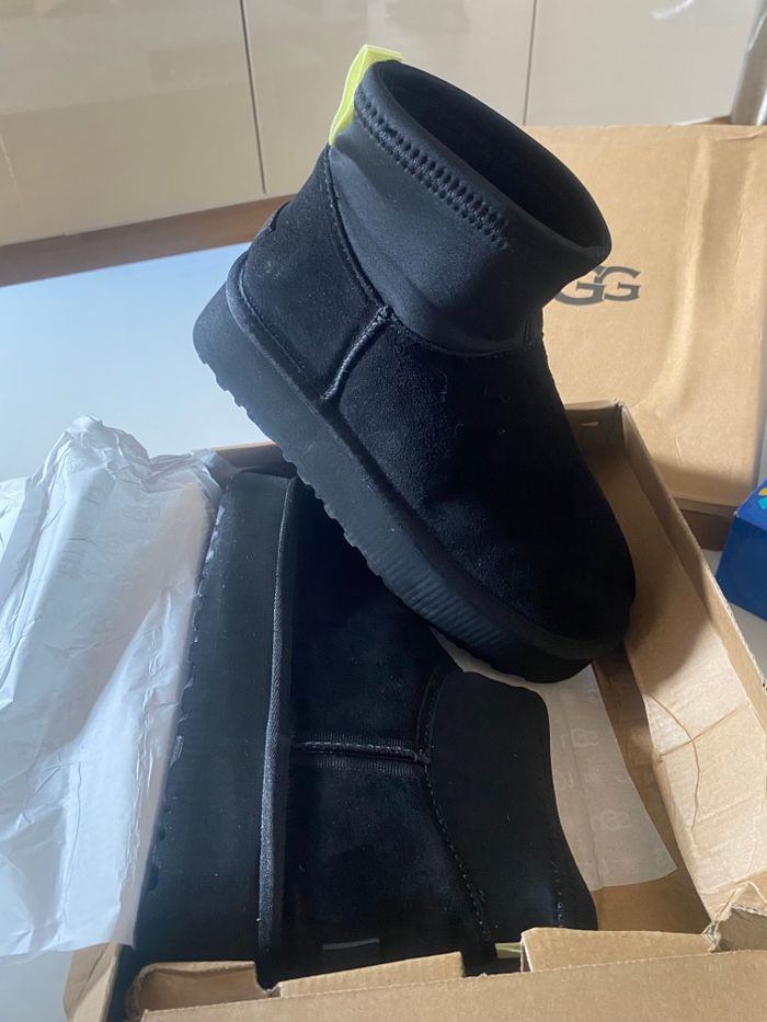 Ugg mini dipper taille 38 porté qu’une seul fois etat neuve - photo numéro 6