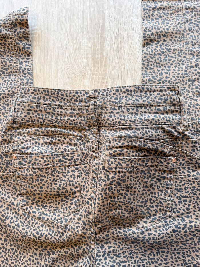 Pantalon slim taille haute luisant marron noir léopard grain de malice taille 34 XS - photo numéro 4