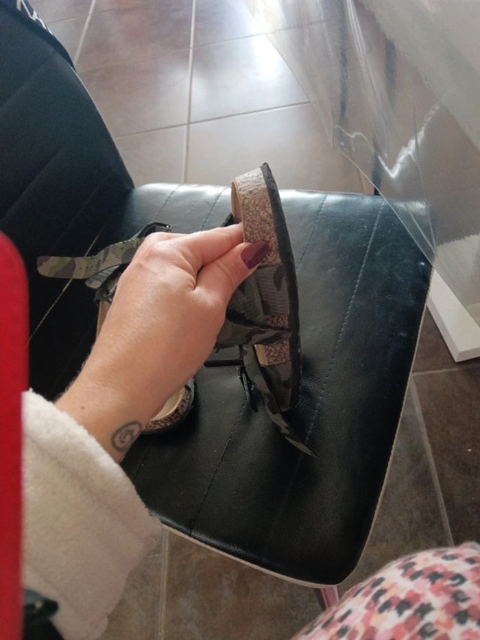 Nu pied garçon - photo numéro 3