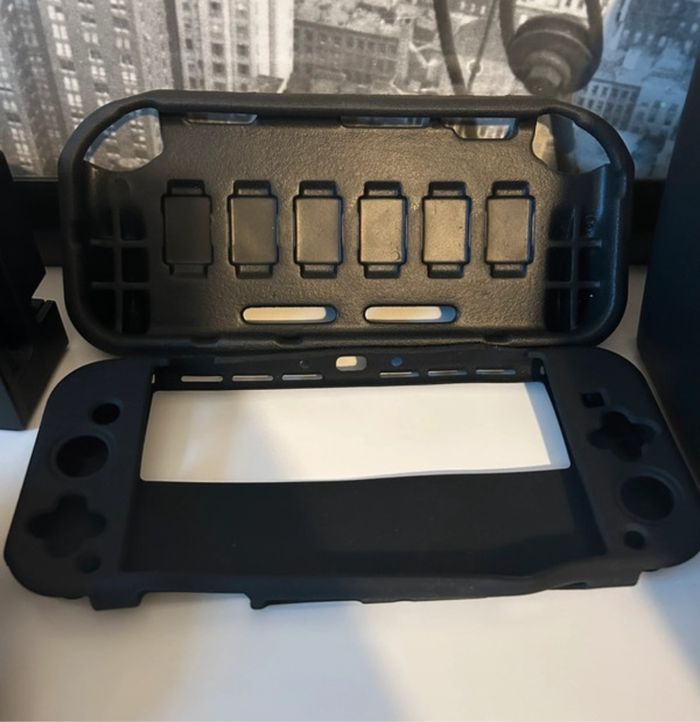 Nintendo Switch + accessoires - photo numéro 9