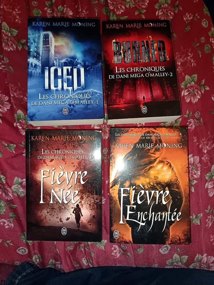 Lot chroniques de Dani mega O'Malley