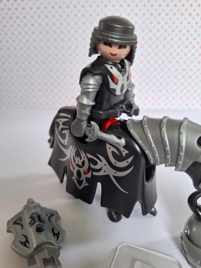 Figurine Playmobil chevalier du dragon et son cheval - photo numéro 2