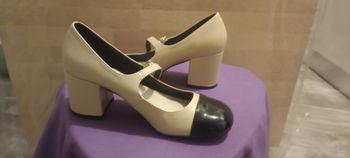 Chaussures à talons neuves