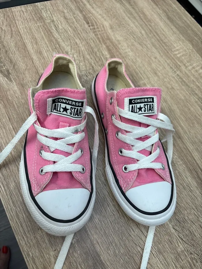 Converses roses fille taille 33
