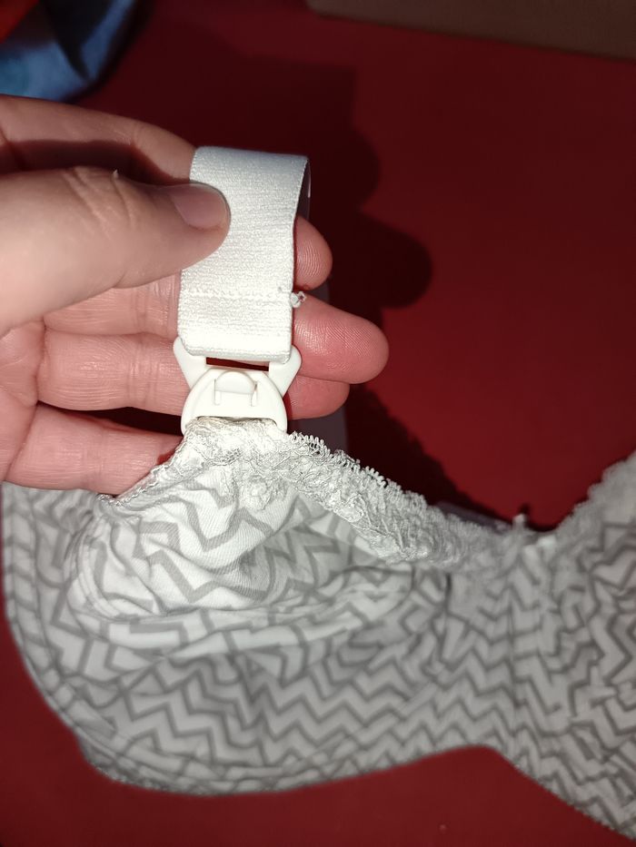 Soutien gorge d'allaitement blanc et gris - photo numéro 3