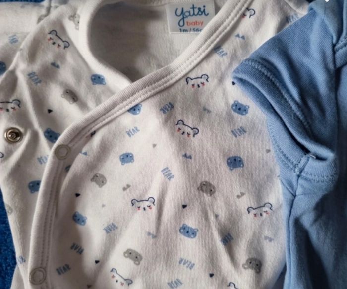 Lot Bodies 1 mois - photo numéro 2