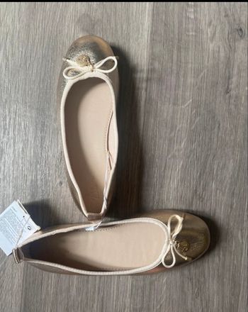 Ballerines dorées taille 34 Zara
