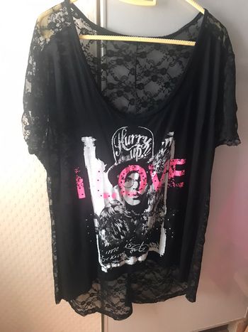 Lot  1 tee-shirt et robe patineuse avec accessoires