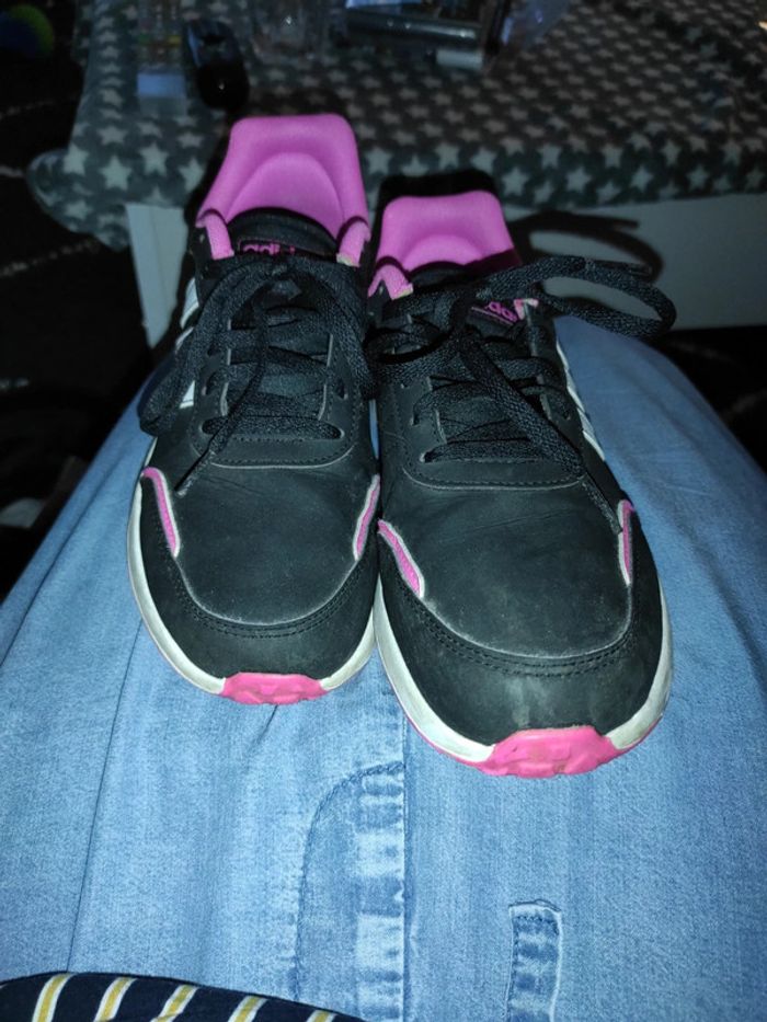 Baskets adidas noir et rose - photo numéro 2
