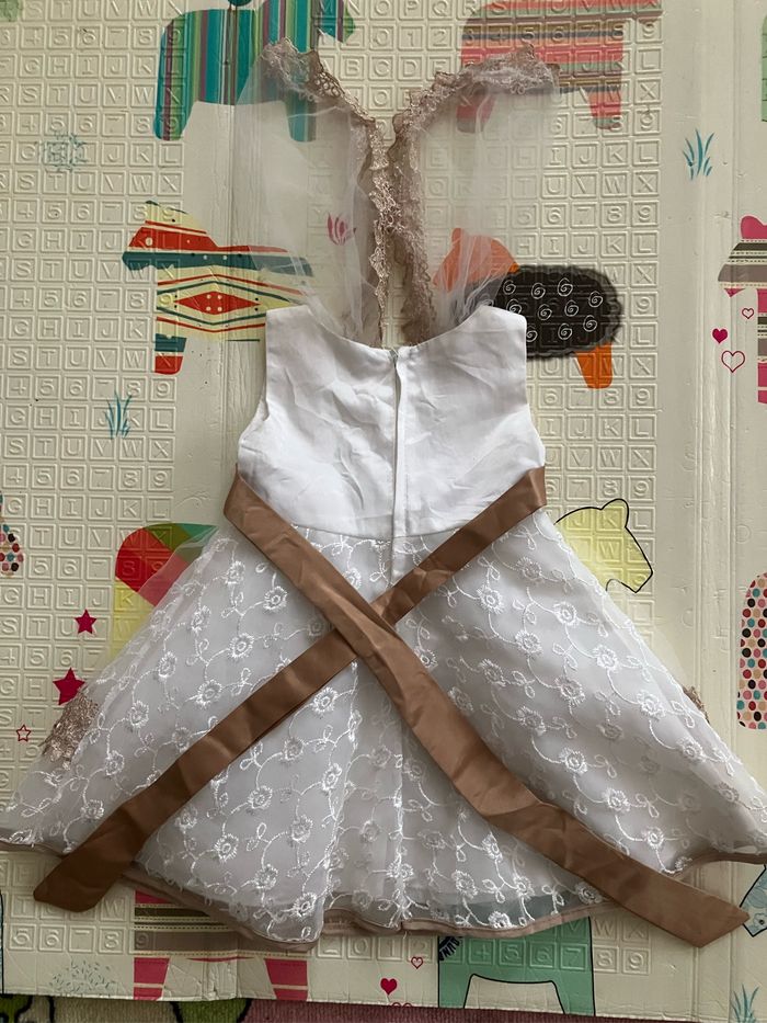 Vend robe taille 20 - photo numéro 2