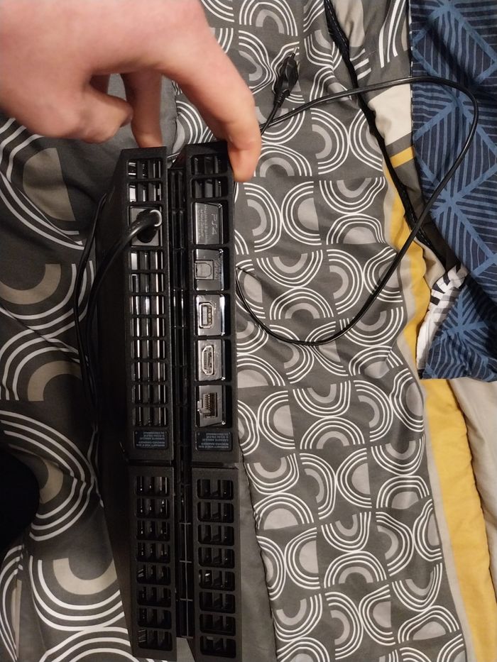 Play station 4 - photo numéro 2