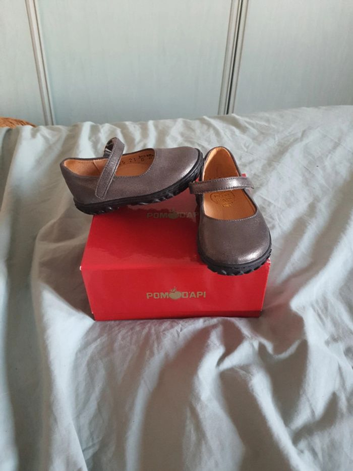 Babies salomés ballerines en cuir Pom d'Api pointure 21 neuf avec étiquettes