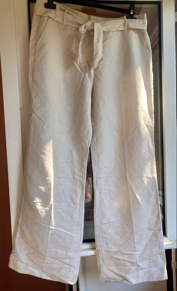 Beau pantalon large lin/coton blanc et marron fines rayures. T42
