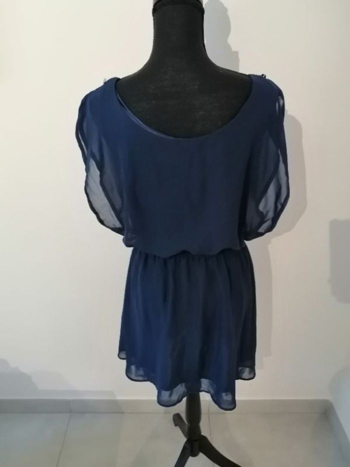 Jolie robe bleue taille 2