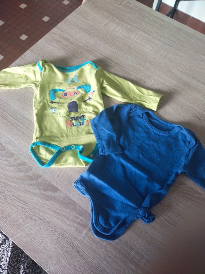 Lot de 2 bodies 6 mois