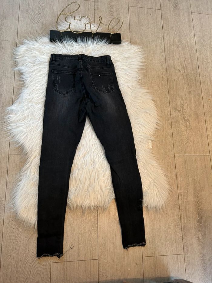 Très beau jeans troués 🥰 hello miss taille 36 - photo numéro 4