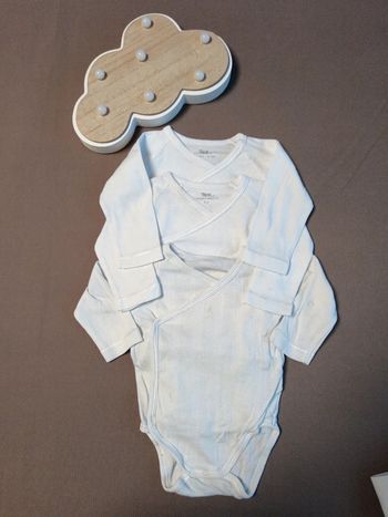 Lot 3 bodies manche longue cœur croisée