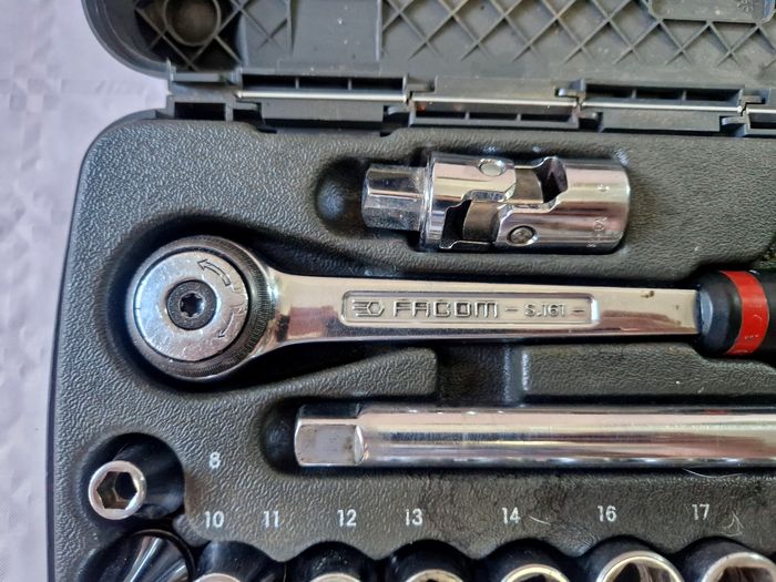Coffret  , clé à cliquet + rallonge + 17 douilles  , Facom , ancien modèle  , complet - photo numéro 5