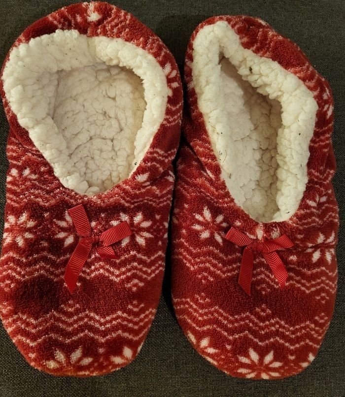 Pantoufle rouge et blanche