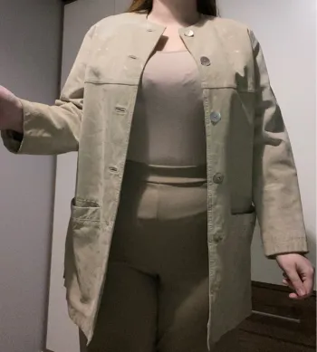 Veste beige en cuir véritable