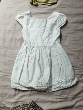 Robe blanche Vertbaudet 4 ans