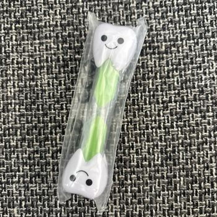 Lot de produits dentaires, enfants, dentifrice, sablier, brosse à dents - photo numéro 4