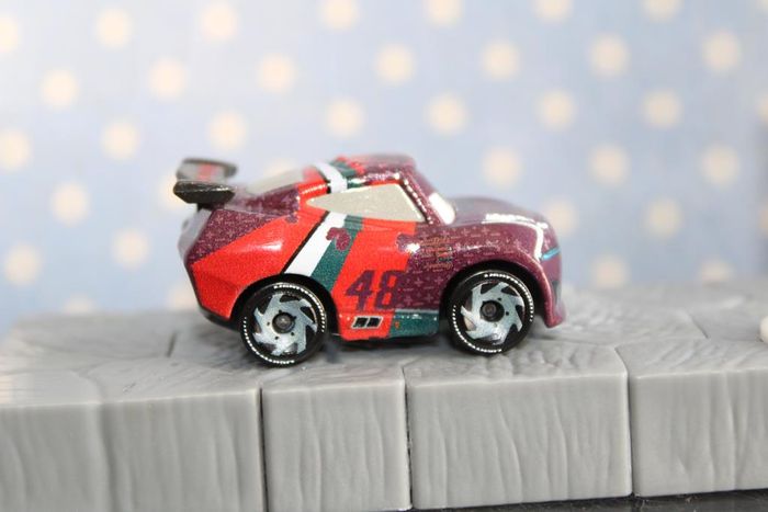 Disney Pixar cars mini racer Aaron clocker - photo numéro 6