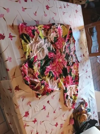 Chemisier à fleur taille 42