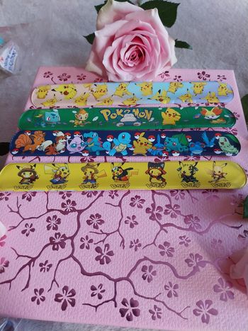 Bracelets à clipser pokemon 1e pour 1