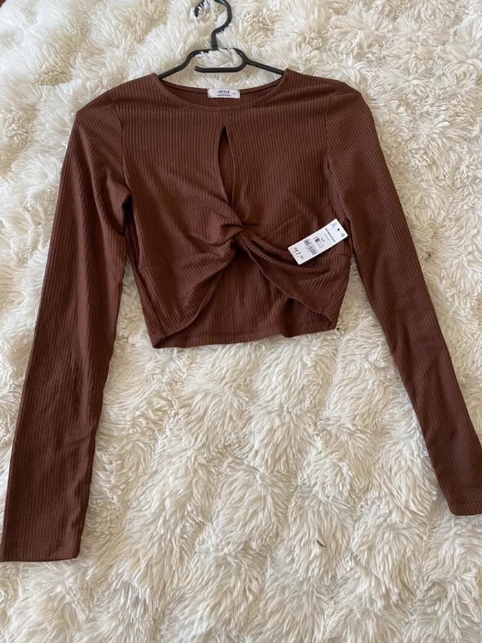 Haut marron manches longues façon crop top taille S