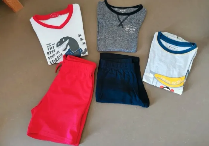 Lot vêtements 5 ans - photo numéro 5