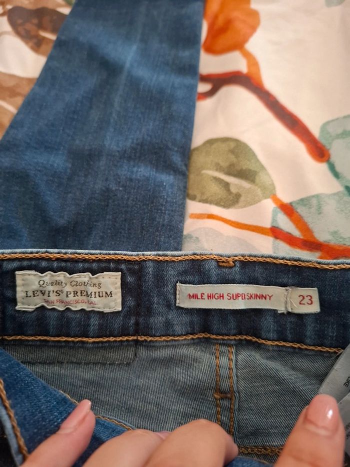 Jeans bleu Levi's mile high super skinny 🥨 - photo numéro 4