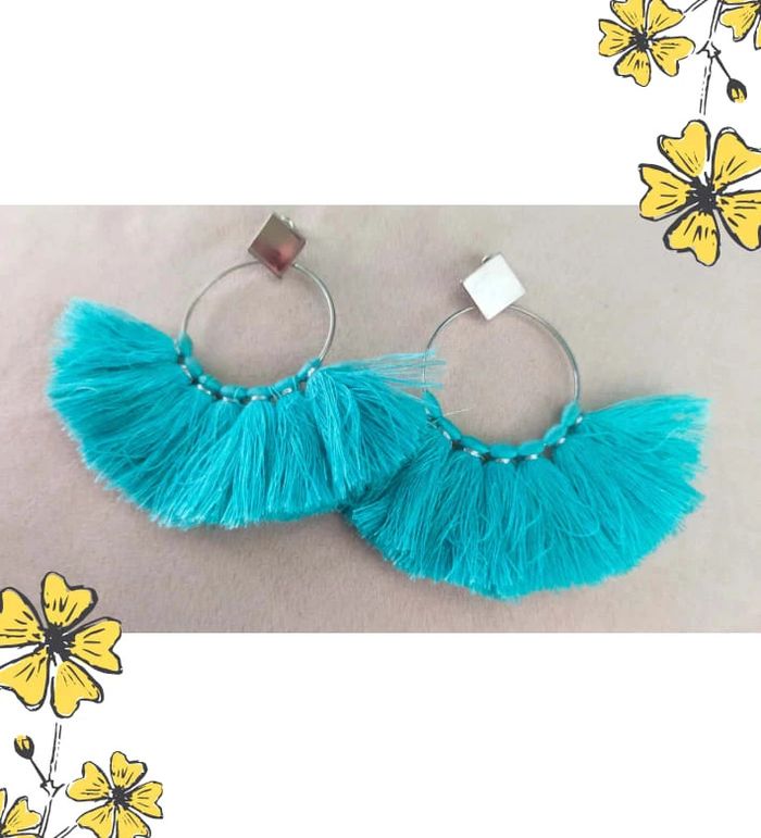 Boucles d’oreilles créoles turquoise à pompons - Collection Brume Bleue - photo numéro 4