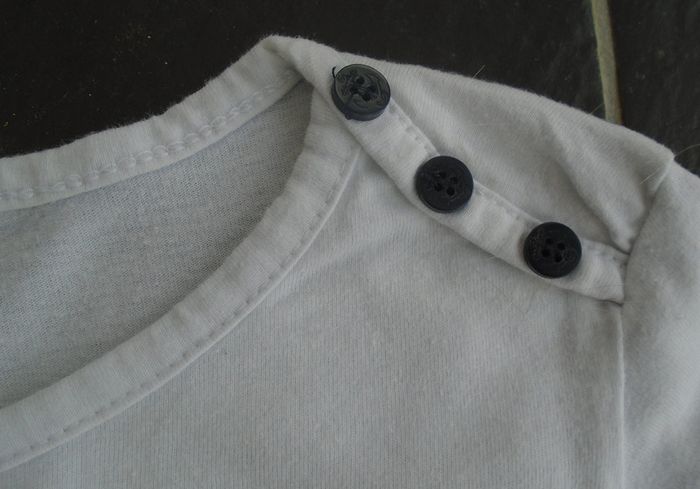 Superbe tee-shirt marin fille 10 ans Hublot - photo numéro 2