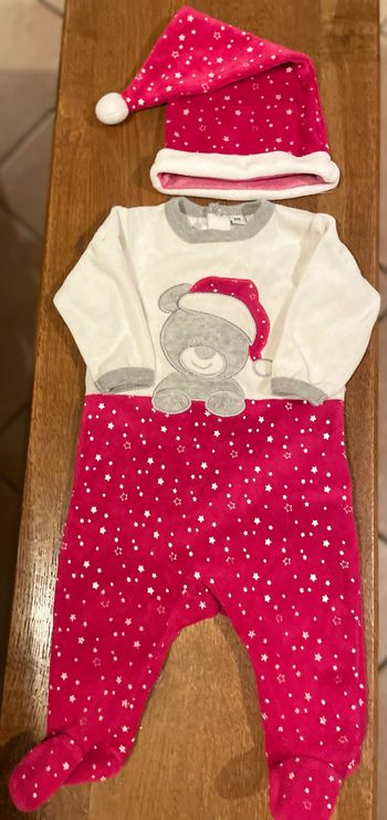 Lot pyjama et body
