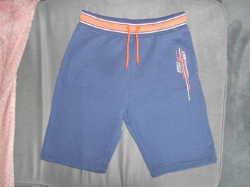 Short, taille: 14 ans, neuf