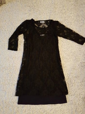 Robe dentelle noire doublée