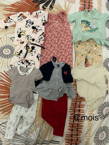 Lot vêtements taille 6 mois